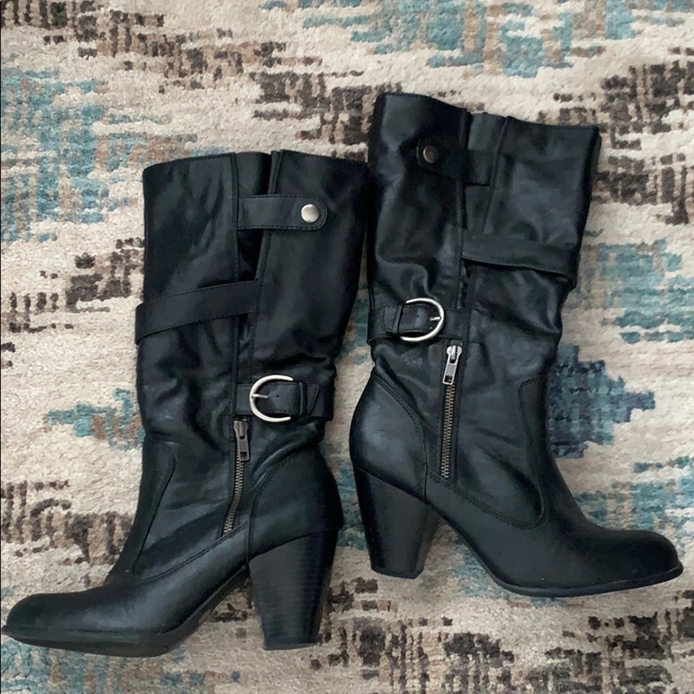 Black boots w/heel